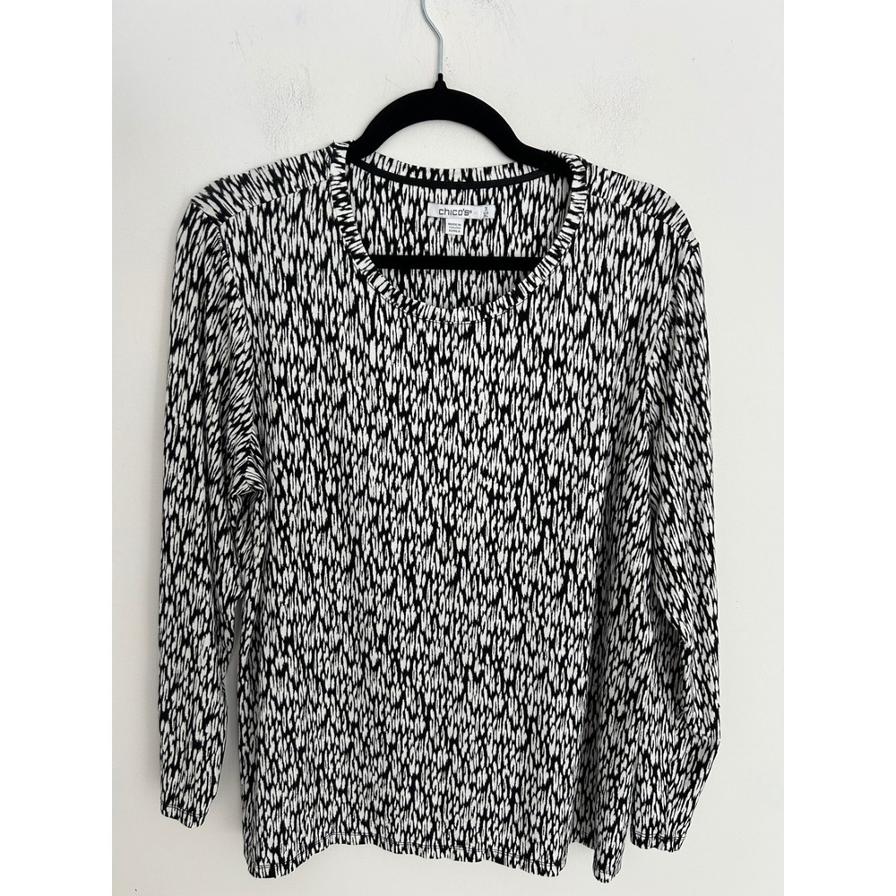 Chicos Top Women 3XL Black White Abstract Print Long Sleeve Rayon Blend Crewneck